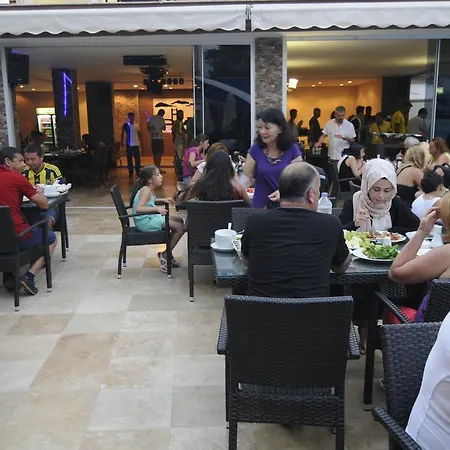 Comet De Luxe 4* מרמריס