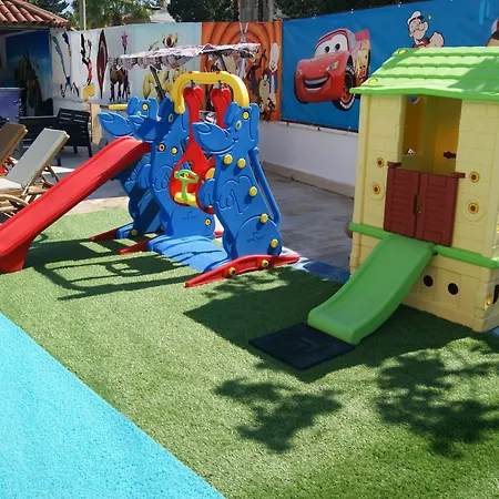Comet De Luxe מלון מרמריס